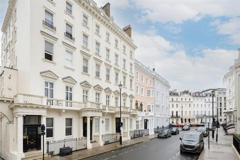 Lyall Street, Belgravia, SW1X. 3 bed flat for sale