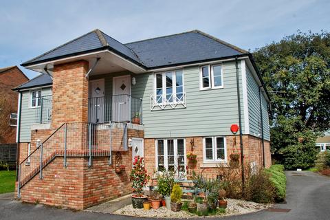 Holm Oaks, Pennington, Lymington, SO41 2 bed apartment for sale