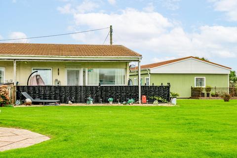 Rainbows End Park, Bacton 3 bed chalet for sale