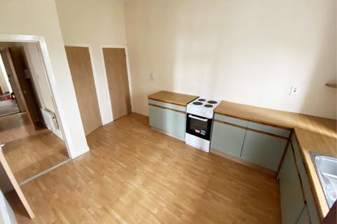 Flat B,  61 Cross Street... 2 bed flat for sale