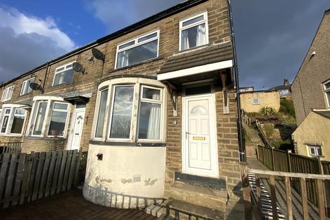 Park View Avenue, Northowram, Halifax 3 bed end of terrace house for sale