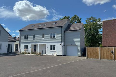 4 bedroom semi-detached house for sale