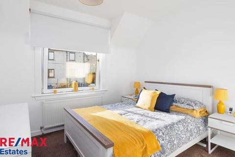 Auldhill Drive, Linlithgow EH49 3 bed semi