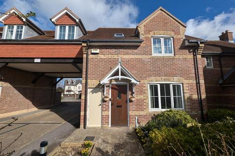 Fountain Square, Hayling Island PO11 3 bed end of terrace house for sale