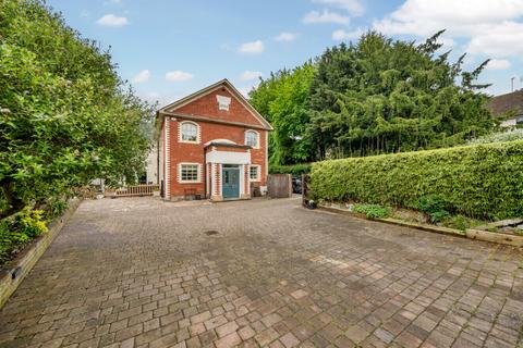 London Road, Essex CB11 4 bed detached house for sale