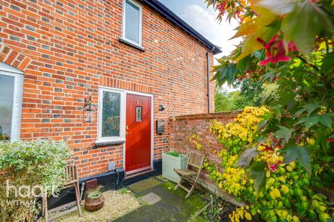 Denholm Court, Witham 2 bed cottage for sale