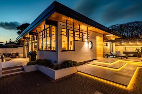 South Tehidy, Cornwall TR14 3 bed bungalow for sale