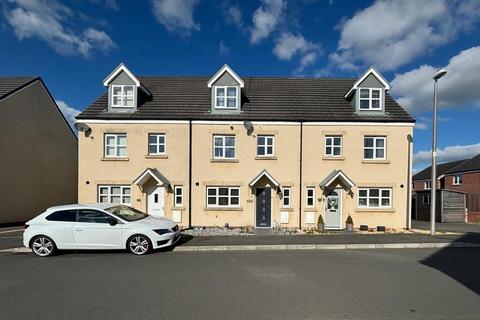 4 bedroom terraced house for sale