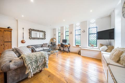Bridgeman Drive, Windsor, Berkshire 2 bed apartment for sale