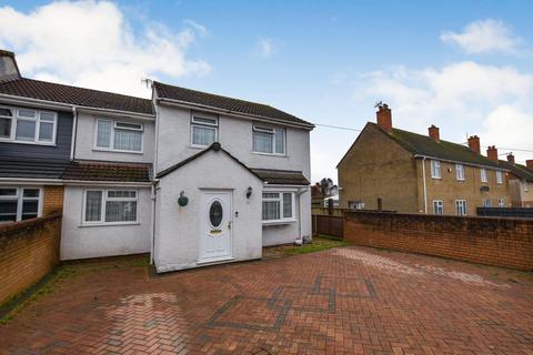 5 bedroom semi-detached house for sale