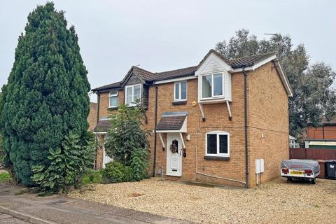 Kinnears Walk, Peterborough PE2 3 bed semi