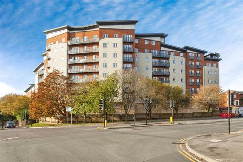 Aspects Court, Slough 1 bed flat for sale