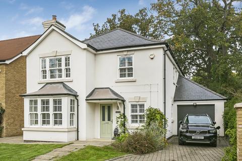 Middle Hill, Egham, Surrey, TW20 3 bed detached house for sale