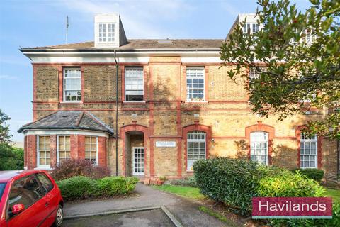 Pennington Drive, London 2 bed flat for sale