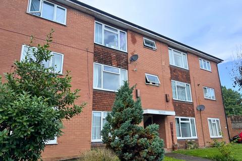 Burlington Court, Aldershot GU11 3 bed flat for sale