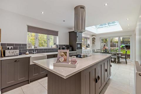 North End Drive, Doncaster DN5 4 bed house for sale