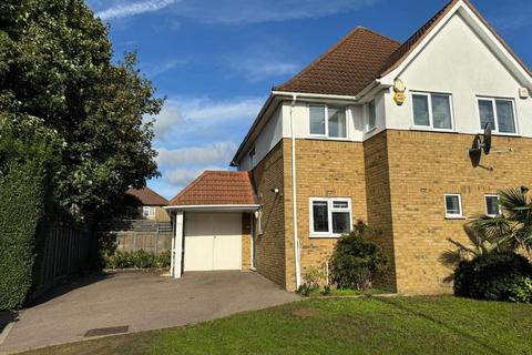 Maple Avenue, London 3 bed semi