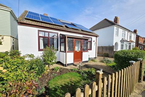 Raynes Road, Lee
