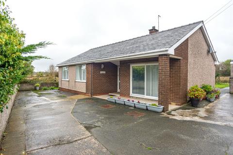 Gaerwen, Isle of Anglesey, LL60 3 bed bungalow for sale