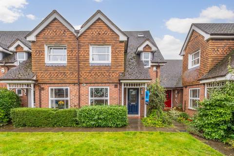 Kenny Drive, Carshalton SM5 4 bed end of terrace house for sale