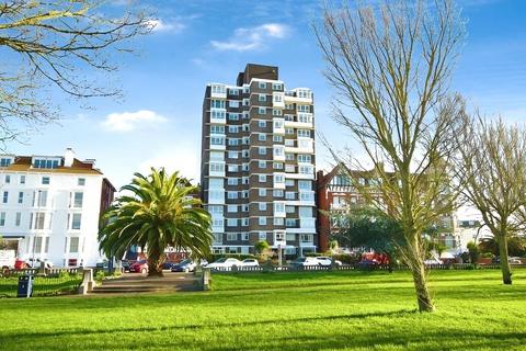 Clarence Parade, Hampshire PO5 2 bed flat for sale