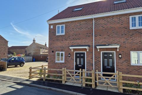 Main Street, North Frodingham, YO25 8JX 3 bed semi