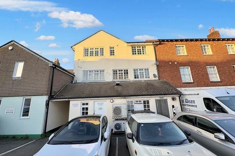 Wimborne 2 bed flat for sale