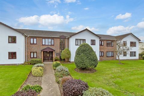 Wickham Road, Shirley, Croydon, Surrey 2 bed ground floor flat for sale