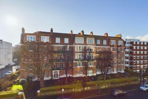 Hartington Place, Eastbourne 3 bed apartment for sale