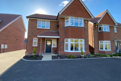 Cowslip Field, Dunstable LU5 4 bed detached house for sale