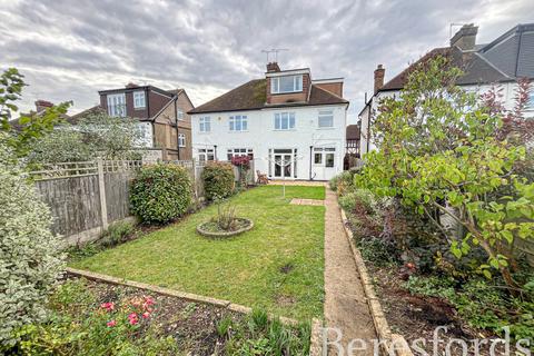 Highfield Crescent, Hornchurch, RM12 4 bed semi