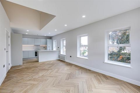Black Eagle Close, Westerham TN16 2 bed apartment for sale