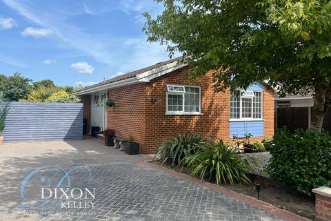 Queens Close, West Moors, Ferndown... 2 bed bungalow for sale