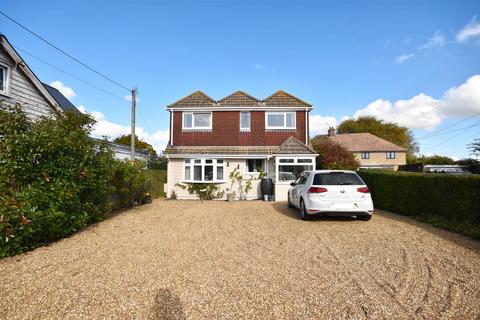 Sea Road, Winchelsea Beach 3 bed detached house for sale