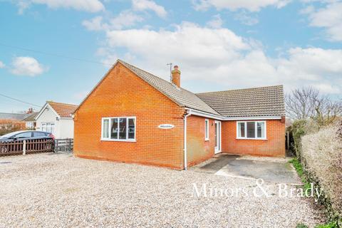 Priory Road, Bacton 3 bed detached bungalow for sale