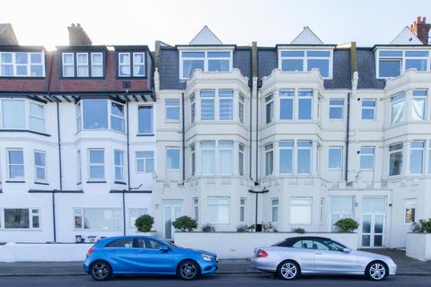 Eastern Esplanade, Cliftonville, CT9 2 bed flat for sale