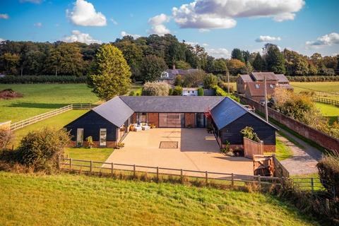 Chesham Road, Wigginton, Tring 5 bed detached house for sale