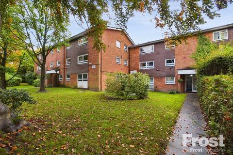 Addlestone Park, Addlestone, Surrey... 2 bed apartment for sale