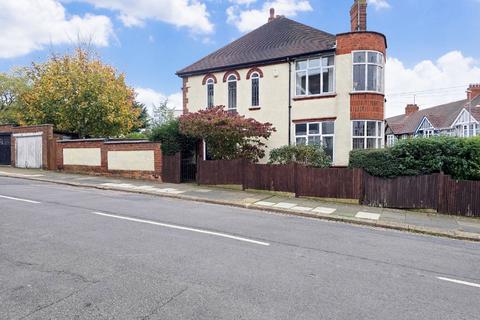Clarence Avenue, Kingsthorpe, NN2 6NZ 3 bed end of terrace house for sale