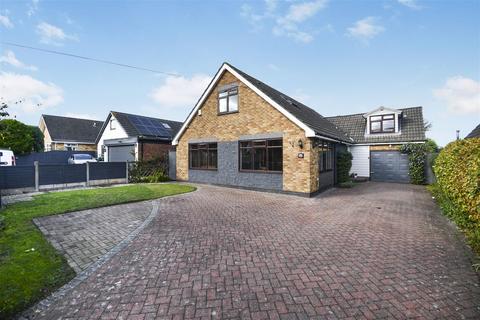 4 bedroom detached bungalow for sale