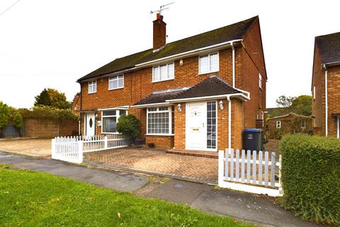 Adeyfield Gardens, Adeyfield 3 bed semi