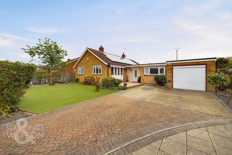 Longden Avenue, Oulton Broad, Lowestoft 4 bed detached bungalow for sale