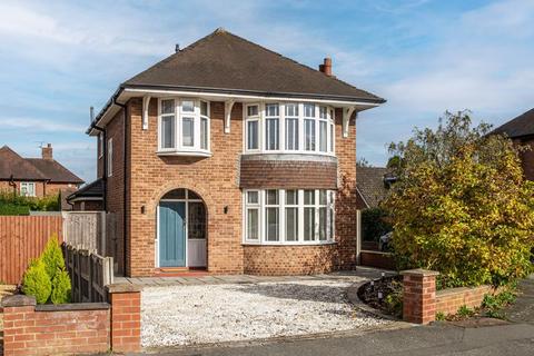 Mount Drive, Nantwich 3 bed detached house for sale