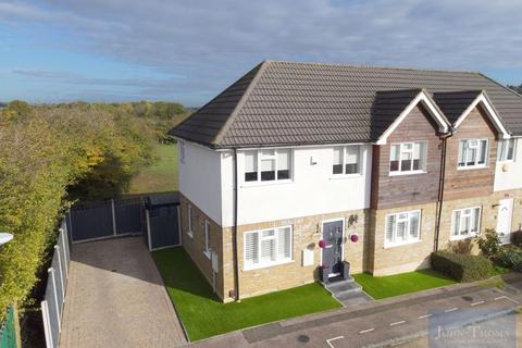 Craven Gardens, Romford RM5 3 bed semi
