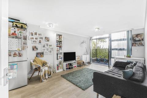 Maltings Close, London, E3 2 bed apartment for sale