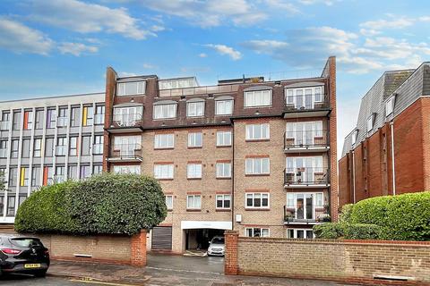 St. Leonards Road, Eastbourne 2 bed retirement property for sale