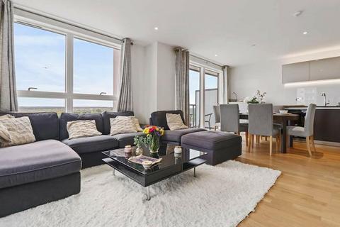 Pump House Crescent, Kew Bridge... 3 bed apartment for sale