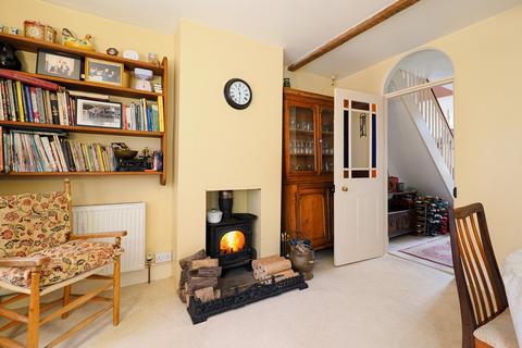 2 Vicarage Lane, Elham, Canterbury, CT4 2 bed semi