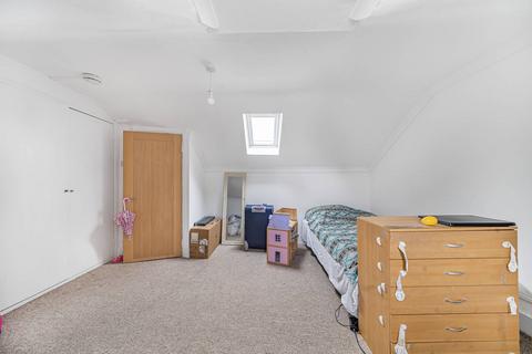 Studio flat for sale