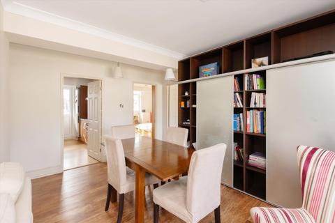 Gloucester Terrace, London, W2 2 bed flat for sale